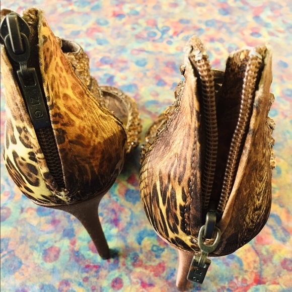 Zigi Soho Animal Print Rhinestone Stiletto Heels 8 - Picture 7 of 8